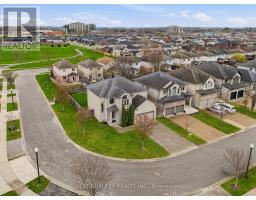 979 MOY CRESCENT - 45