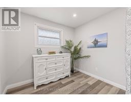 20 GATEWOOD CRESCENT - 20