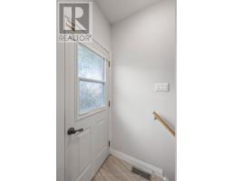 20 GATEWOOD CRESCENT - 23