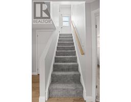 20 GATEWOOD CRESCENT - 24