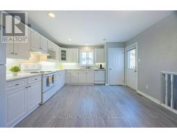 22 STONEYCREEK CRESCENT - 11