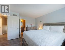 22 STONEYCREEK CRESCENT - 16