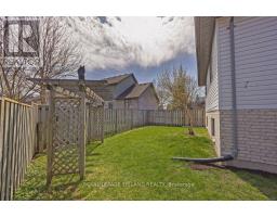 22 STONEYCREEK CRESCENT - 32