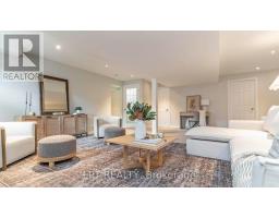 8 - 21 ST JOHNS DRIVE - 25