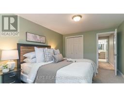 8 - 21 ST JOHNS DRIVE - 27