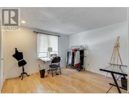 79 GREENBRIER CRESCENT - 34