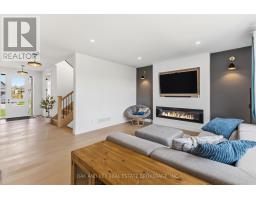 13 BRISCOE CRESCENT - 15