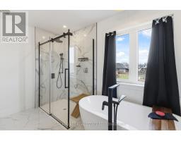 13 BRISCOE CRESCENT - 37