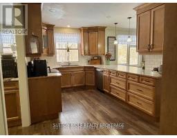 315 CARADOC STREET N - 10