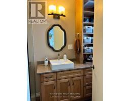 315 CARADOC STREET N - 19