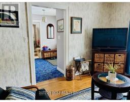 315 CARADOC STREET N - 6