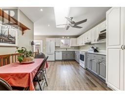 79 ASHLEY CRESCENT - 9