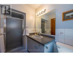 22 SADDY CRESCENT - 22