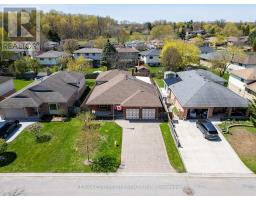 22 SADDY CRESCENT - 40