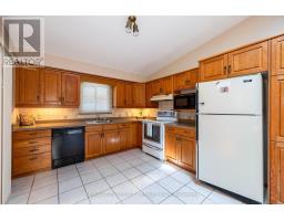 22 SADDY CRESCENT - 8