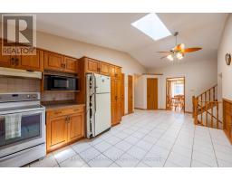 22 SADDY CRESCENT - 9