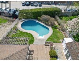 172 MERIDENE CRESCENT W - 29