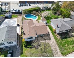 172 MERIDENE CRESCENT W - 42