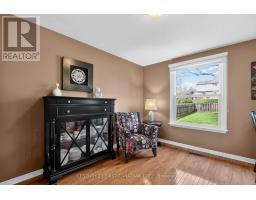 19 BARTLETT CRESCENT - 11