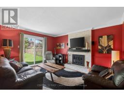 19 BARTLETT CRESCENT - 13