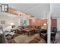 19 BARTLETT CRESCENT - 30