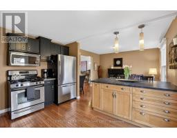 19 BARTLETT CRESCENT - 9