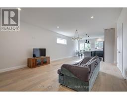 42 ALEXANDER CIRCLE - 11