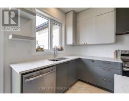 42 ALEXANDER CIRCLE - 18