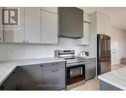 42 ALEXANDER CIRCLE - 21