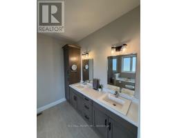 470 QUEEN STREET S - 9