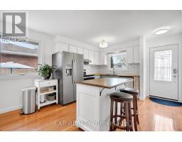 34 TAYLOR CRESCENT - 15