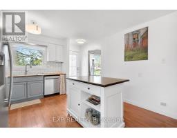 34 TAYLOR CRESCENT - 20