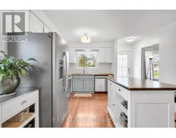 34 TAYLOR CRESCENT - 21