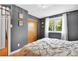 34 TAYLOR CRESCENT - 23