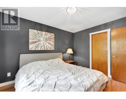 34 TAYLOR CRESCENT - 24