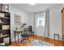 34 TAYLOR CRESCENT - 27