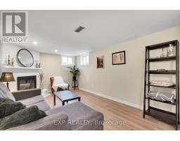 34 TAYLOR CRESCENT - 30