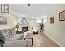 34 TAYLOR CRESCENT - 31