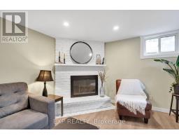 34 TAYLOR CRESCENT - 33