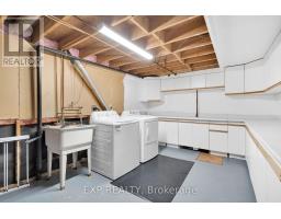 34 TAYLOR CRESCENT - 35