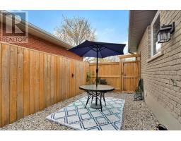 34 TAYLOR CRESCENT - 39