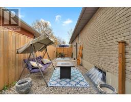 34 TAYLOR CRESCENT - 41