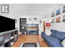 34 TAYLOR CRESCENT - 7