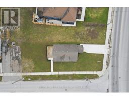 178 THOMPSON ROAD - 33