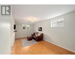 142 PORTSMOUTH CRESCENT E - 22