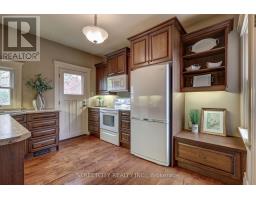 835 DUFFERIN AVENUE - 29