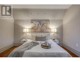 835 DUFFERIN AVENUE - 36
