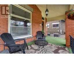 835 DUFFERIN AVENUE - 4