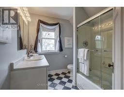 835 DUFFERIN AVENUE - 44