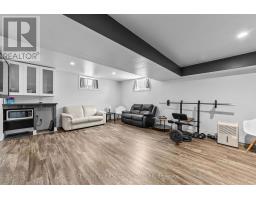 181 GILMOUR DRIVE - 29